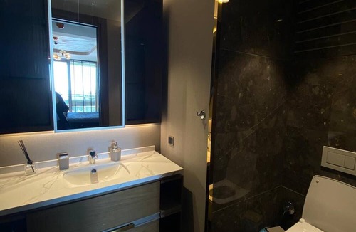 Bakırkoy Apartment | 2 Bedroom Apartment with stunning sea view , Next to FisekKhane Central Istanbul