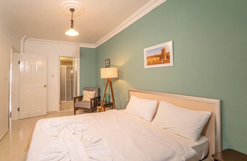 Fethiye City Center House | Sea View Vibrant Flat w Balcony Right by Sea