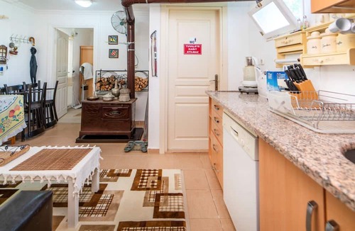 Koycegiz House | Chic Flat w Shared Pool and Garden in Dogusbelen