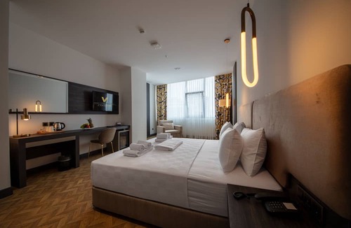 Yomra Hotel | V Center Hotel