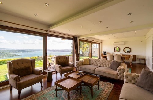 Rumeli Kavagı Mahallesi Villa | Bosphorus View Luxury Villa (Jacuzzi & Big Garden)