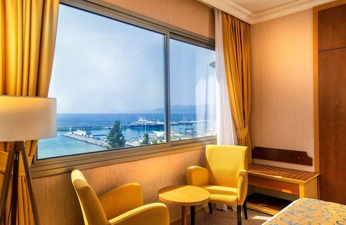 Kusadasi City Centre Hotel | Palm Hotel