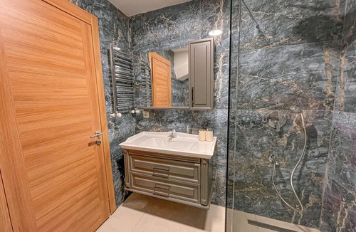 Bakırkoy Apartment | Deluxe Two Bedroom Apartment with Garden