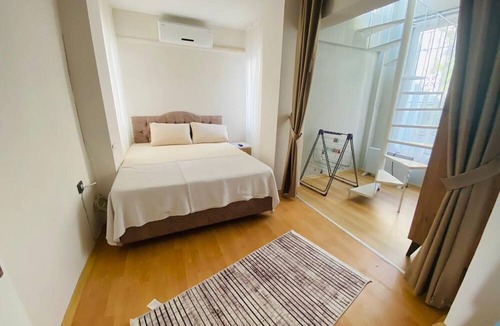 Kusadasi City Centre House | Beautiful 3-Bedroom House with Sea view and Garden