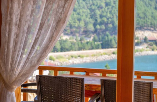 Emet Hotel | Tahtalı Gol Evleri