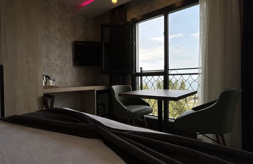 Arakli Hotel | Avni Bey Otel