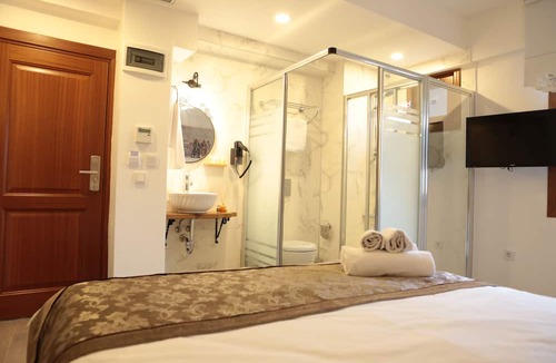 Gumussuyu Mahallesi Apartment | Oriella Hotel is located in Taksim area in the center of istanbul ,clean ,calm.