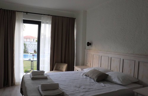 Hacımemis Hotel | Cemal Alaçatı Hotel