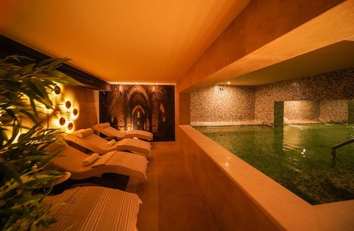 Osmangazi Hotel | Almira Hotel Thermal Spa & Convention Center
