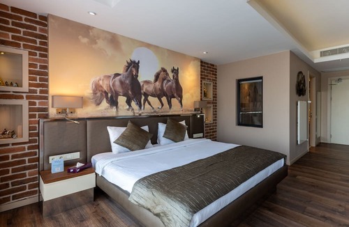 Moda Hotel | Riva's Moda
