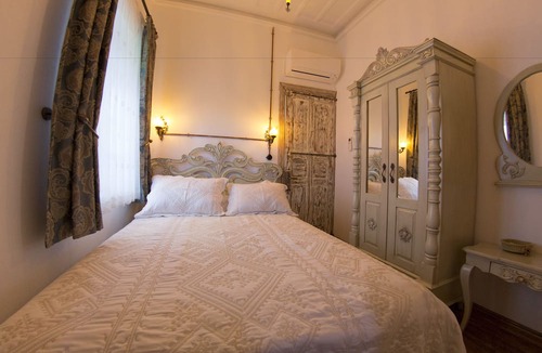 Ayvalik City Center Hotel | CavliHane 1885