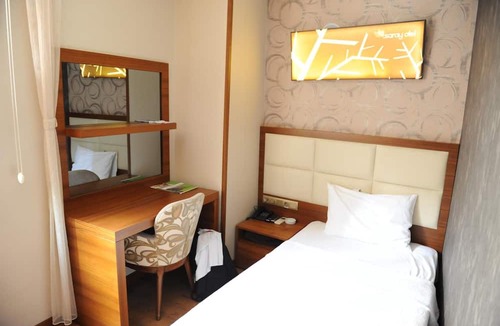 Izmit Hotel | Izmit Saray Hotel