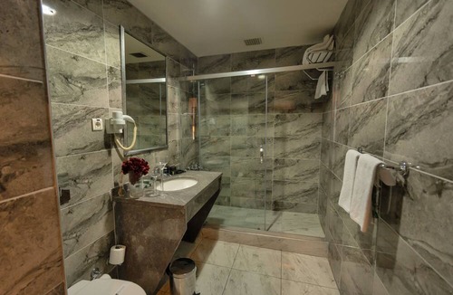 Ust Bostanci Hotel | The Green Park Bostancı