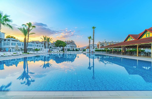 Marmaris City Center Resort | Club Hotel Pineta - All Inclusive