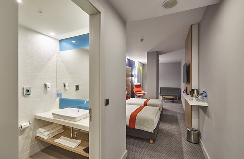 Sirinevler Mahallesi Hotel | Holiday Inn Express Istanbul - Atakoy Metro by IHG