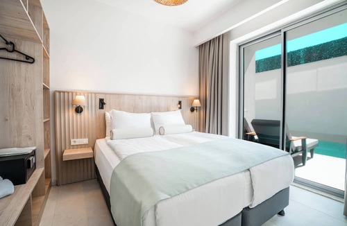 Side Hotel | Victoria Princess Hotel