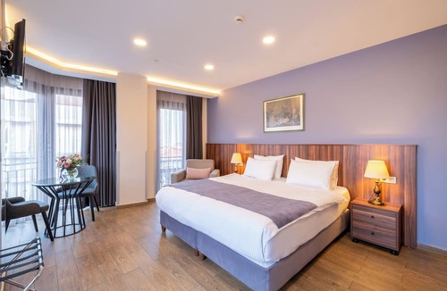Cumhuriyet Hotel | La Wisteria Boutique Hotel Istanbul
