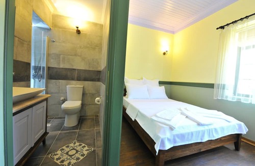 Gokceada Hotel | Petrino Gokceada Hotel & Kitchen