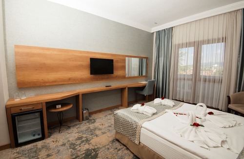 Yoncalı Koyu Hotel | Yoncali Termal Otel&Spa