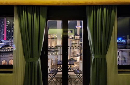 Gumussuyu Mahallesi Hotel | Taksim Landhouse