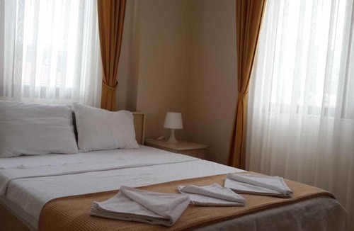 Yenifoca Hotel | Jasmine Butik Pansiyon