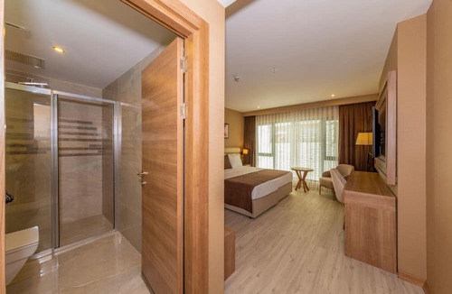 Cumhuriyet Hotel | 38 Hotel