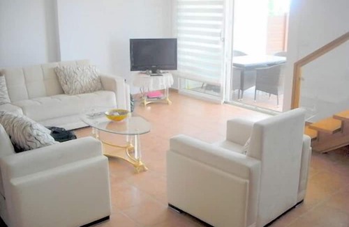 Side Apartment | Beach Views a unique 3 bed home with own private pool, on community near beach