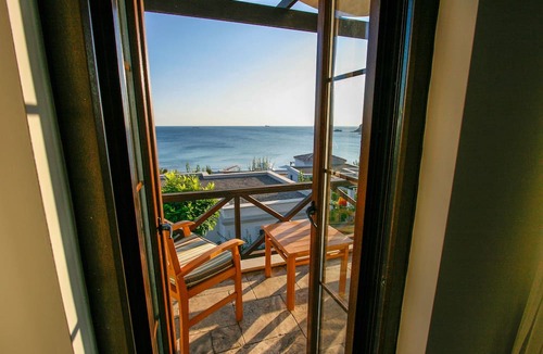 Bozcaada Hotel | Bertiz Bozcaada Hotel and Restaurant