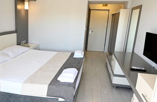 Kusadasi City Centre Hotel | HOTEL ROXX ROYAL