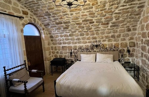 Artuklu Hotel | Arami Han konağı