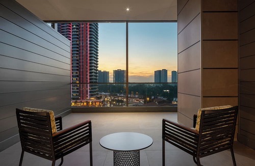 Izmir City Centre Hotel | Canopy By Hilton Izmir Bomonti