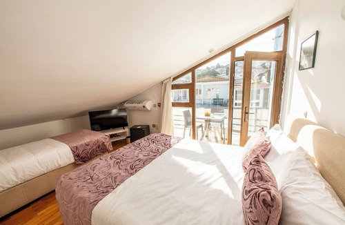 Adalar House | Poseidon Kinaliada Pansiyon