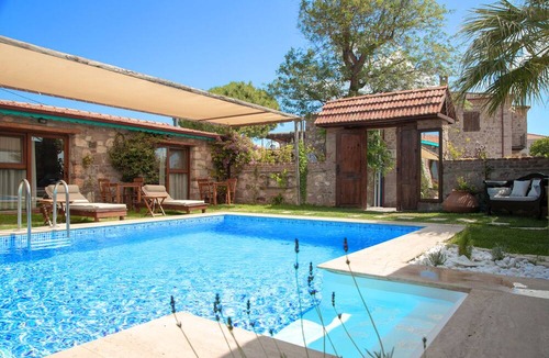 Ayvalik House | Hop Küçükköy