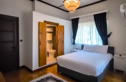 Adalar Bed & Breakfast | Palm Villa