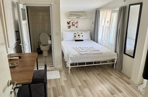 Adalar Hostel | HEYBELIADA