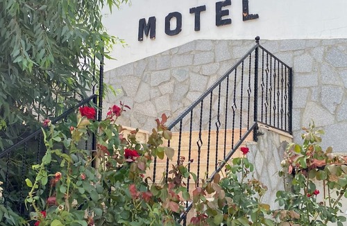 Ayvacik Hotel | İMADA MOTEL