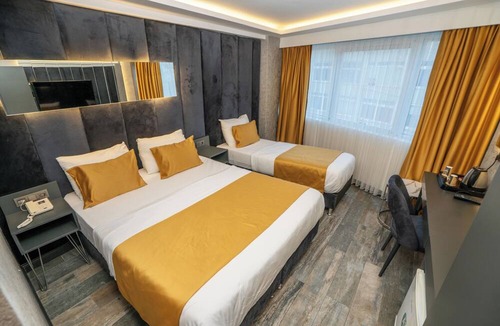 Pendik District Hotel | 216 Silver Suite