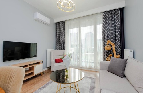 Bagcilar Apartment | lUX Residence on High Floor 03