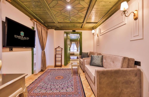 Old City Hotel | Emerald Mansion Hotel – Special Class
