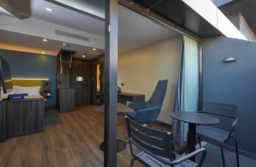 Halkali Hotel | Holiday Inn Express Istanbul - Airport Arnavutkoy by IHG
