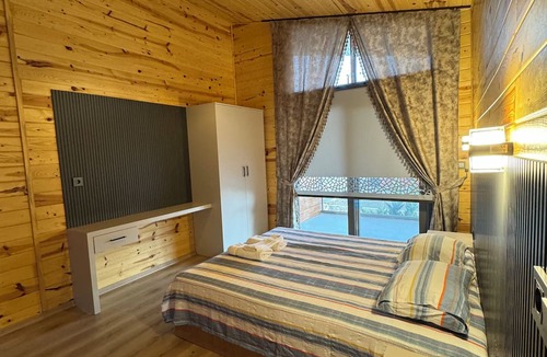 Karaoz Hotel | Karaöz Ada Bungalows & Villa