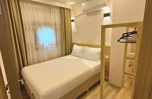 Old City House | Cozy 4-bedroom condo with AC and WiFi in enchanting Istanbul