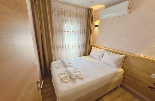 Old City House | Cozy 4-bedroom condo with AC and WiFi in enchanting Istanbul