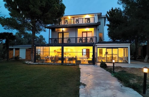 Ozbek Koyu Bed & Breakfast | White Moon Hotel