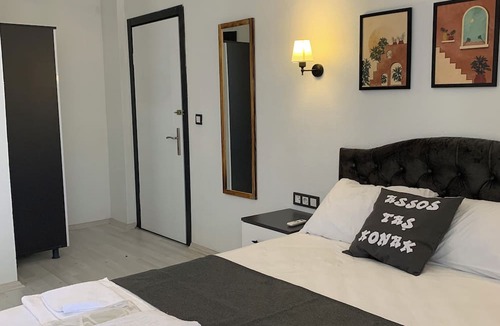 Behram Bed & Breakfast | Assos taş konak