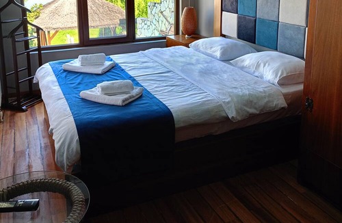 Orhangazi Villa | Villa Atroa Lakehouse - 2 Bedroom Villa on İznik Lake