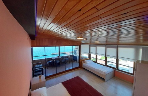 Altinoluk Hotel | Asmalı Hotel