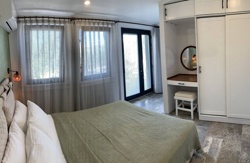 Bozcaada Hotel | Zeytinlibahçe Konukevi