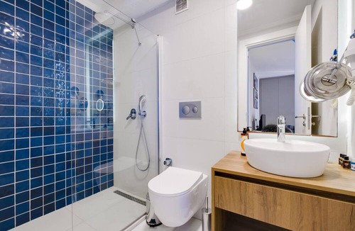 Gumbet Apartment | Stylish Flat w Pool n Balcony 5 min to Beach