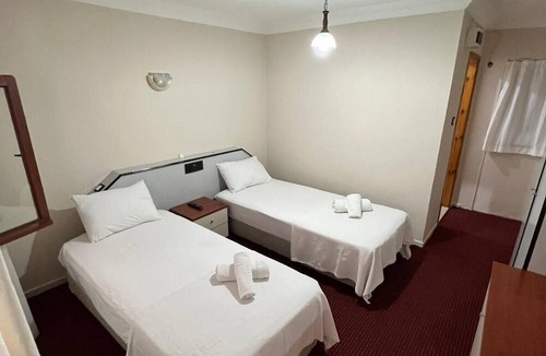 Altinoluk Hostel | Cam Cahithan